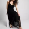 Maxikleid mit V-Ausschnitt und Spitze