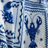 Mediterrane Shorts mit Struktur im Stil mediterraner Fliesen