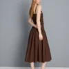 Midi-Kleid aus Baumwolle mit gerüschtem Rundhalsausschnitt