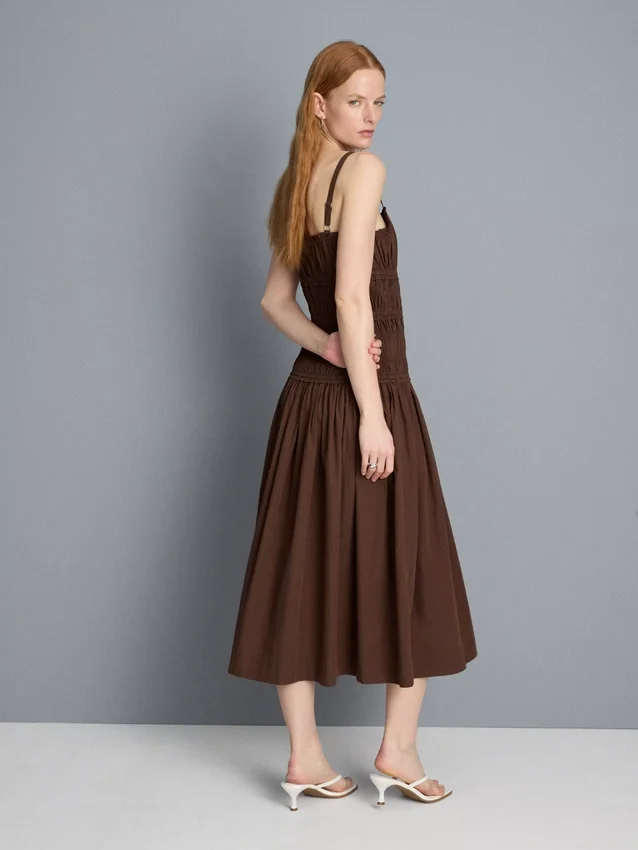 Midi-Kleid aus Baumwolle mit gerüschtem Rundhalsausschnitt