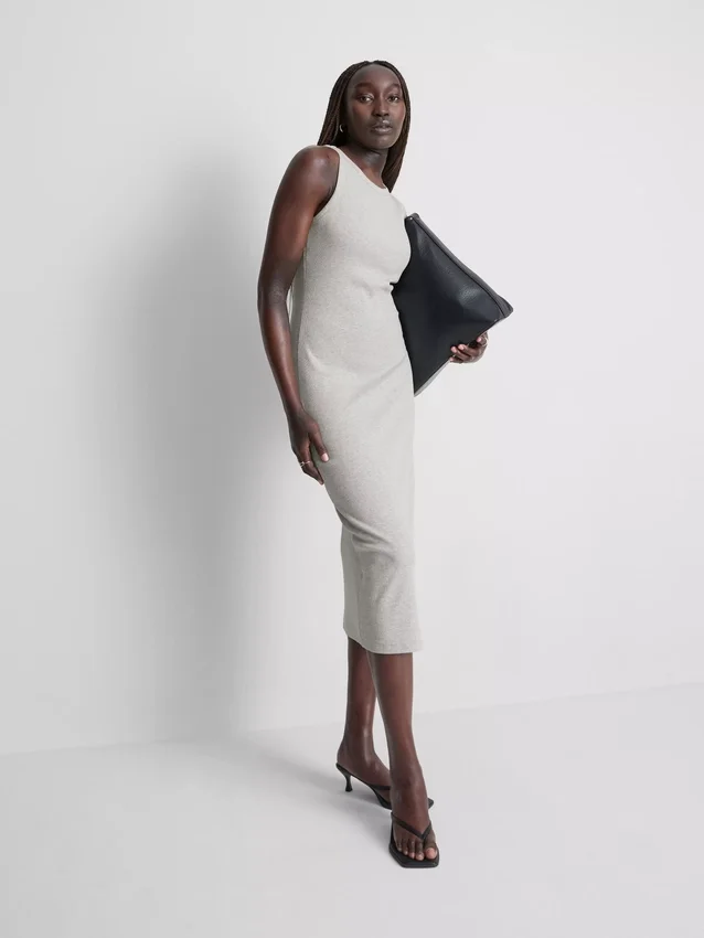 Midi-Kleid mit geripptem integrierten BH
