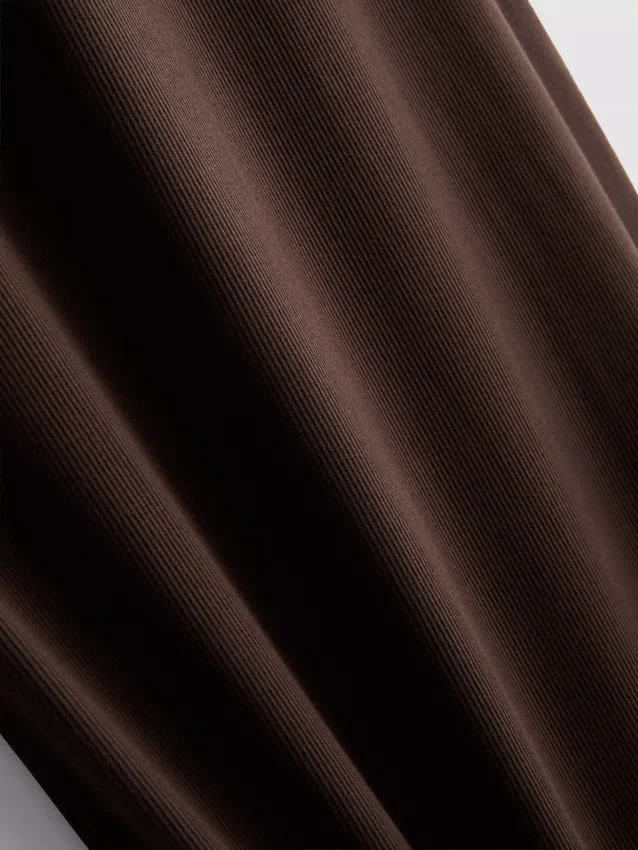 Midi-Kleid mit geripptem integrierten BH
