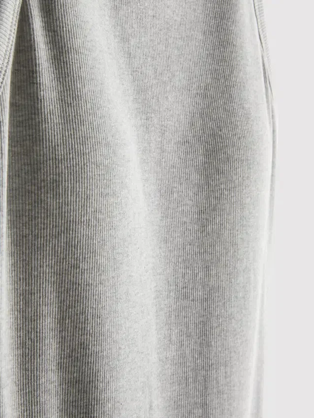 Midi-Kleid mit geripptem integrierten BH