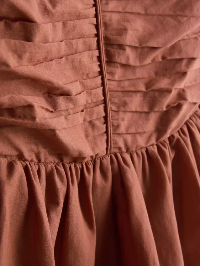 Midi-Kleid mit gestuften Rüschen
