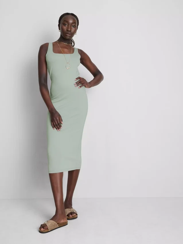 Midi-Kleid mit quadratischem Ausschnitt im Second-Skin-Look