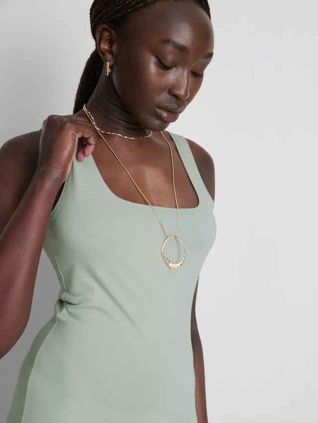 Midi-Kleid mit quadratischem Ausschnitt im Second-Skin-Look