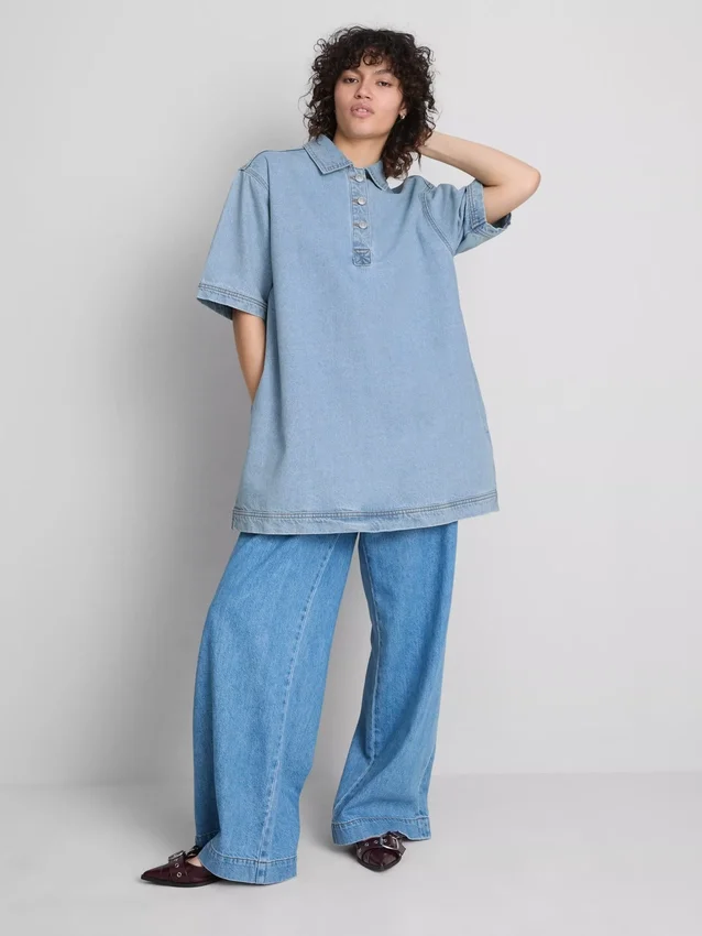 Mini-Etuikleid aus Baumwoll-Denim mit Kragen