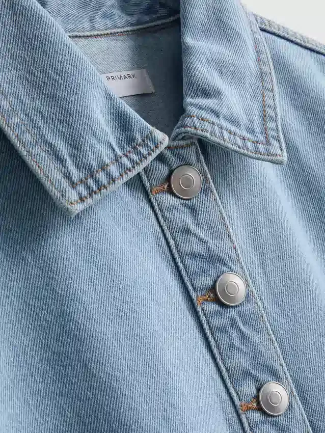 Mini-Etuikleid aus Baumwoll-Denim mit Kragen