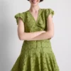 Mini-Kleid aus Baumwolle mit Lochstickerei und Rüschen