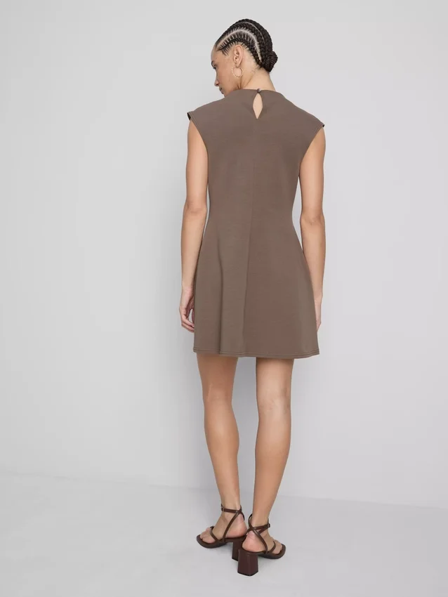 Mini-Kleid mit Flügelärmeln