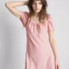 Mini-Kleid mit gekräuselten Flügelärmeln