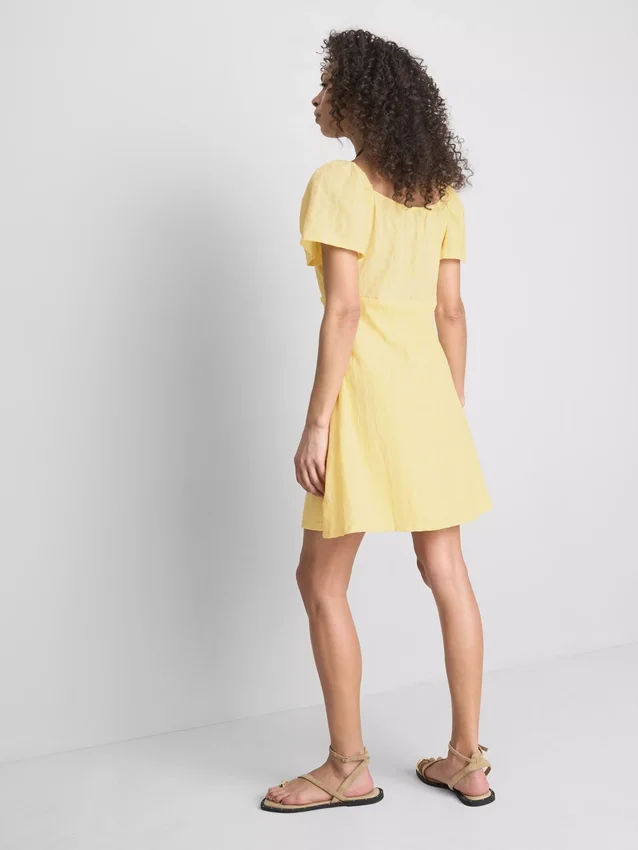 Mini-Kleid mit gekräuselten Flügelärmeln