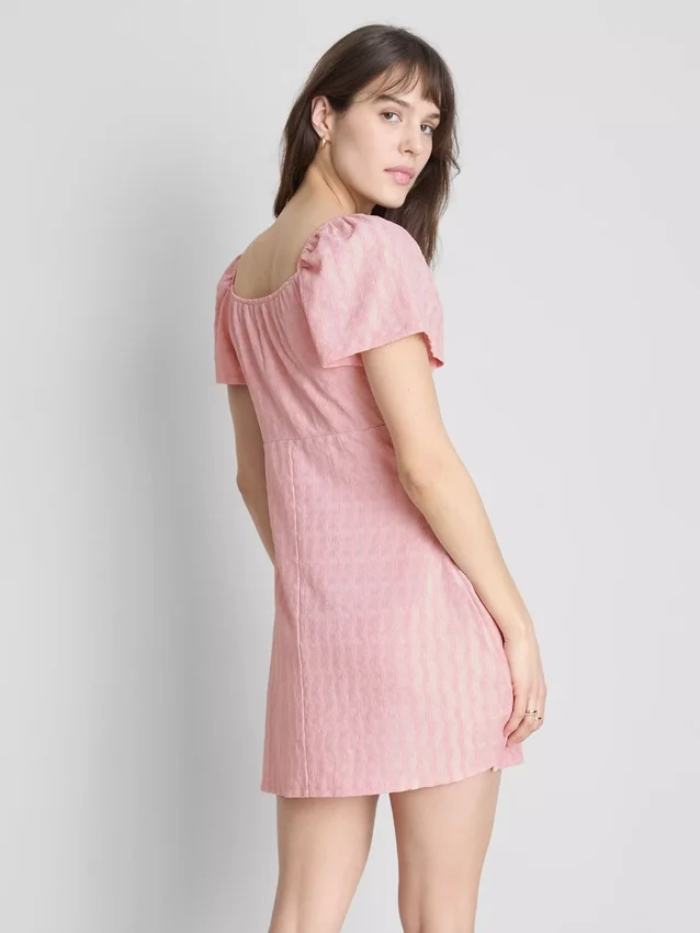 Mini-Kleid mit gekräuselten Flügelärmeln