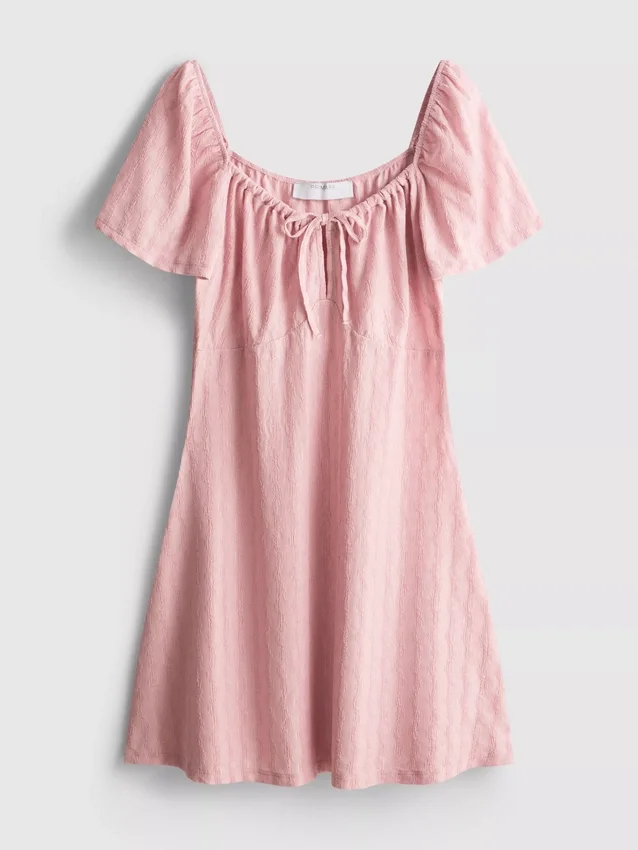 Mini-Kleid mit gekräuselten Flügelärmeln