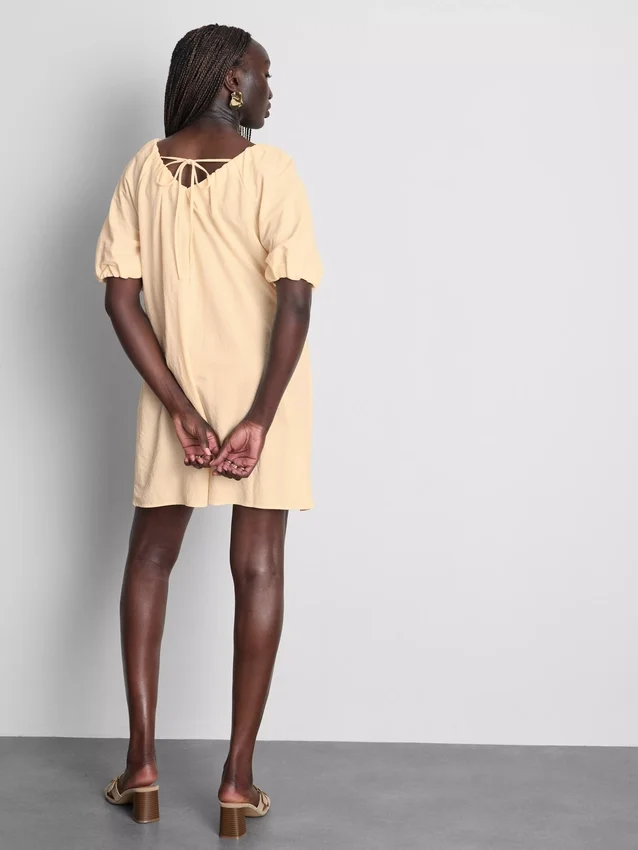 Mini-Smockkleid mit Puffärmeln