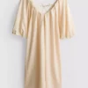Mini-Smockkleid mit Puffärmeln