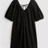 Mini-Smockkleid mit Puffärmeln