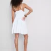 Minikleid aus Baumwolle mit Stufenschnitt und V-Ausschnitt