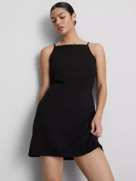 Minikleid mit quadratischem Ausschnitt