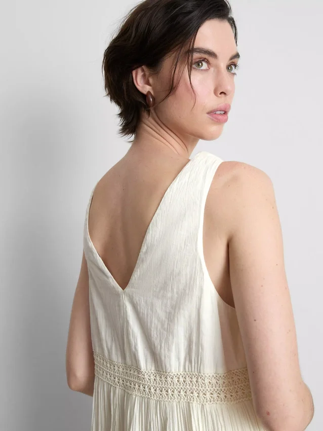 Minikleid mit V-Ausschnitt aus Crinkle-Stoff