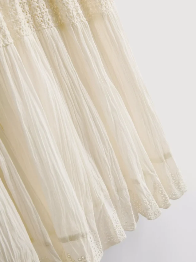 Minikleid mit V-Ausschnitt aus Crinkle-Stoff
