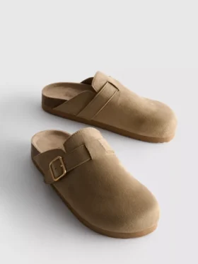 Mule-Clogs mit Schnalle
