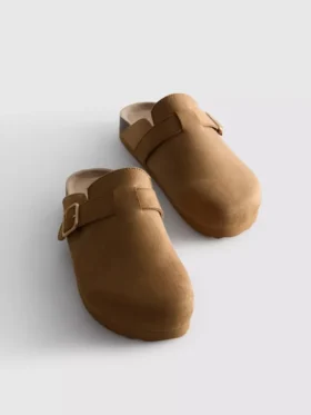 Mule-Clogs mit Schnalle