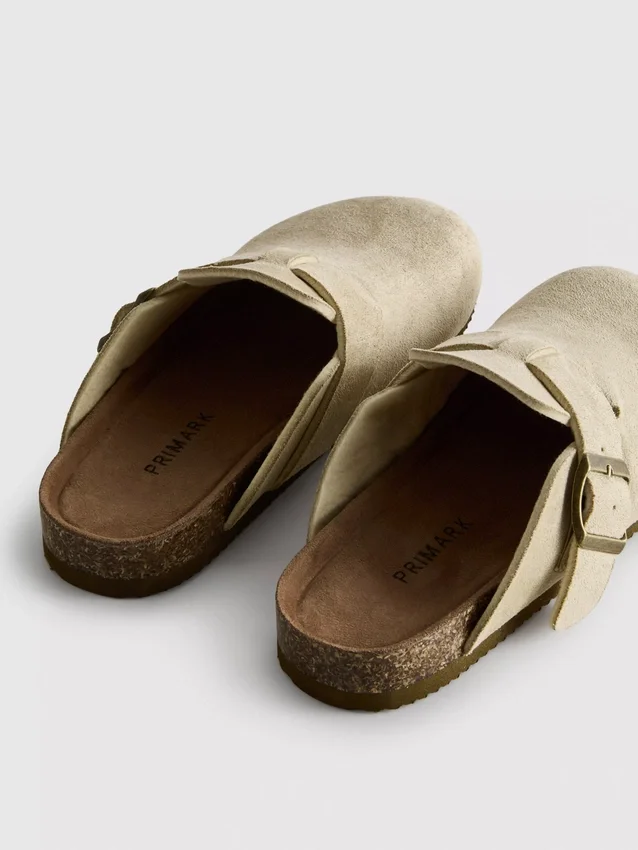 Mule-Clogs mit Schnalle