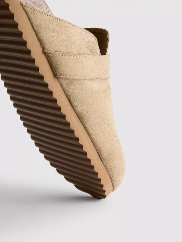 Mule-Clogs mit Schnalle