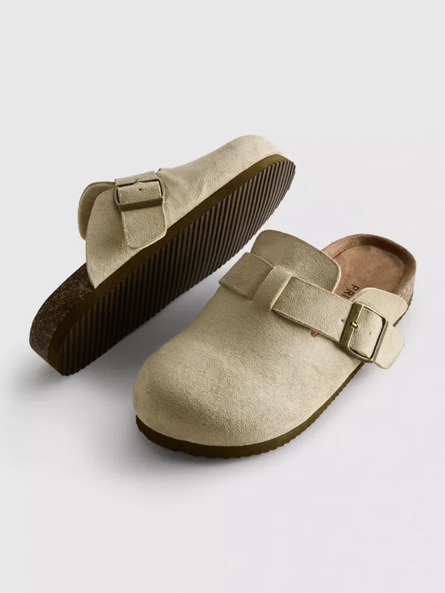 Mule-Clogs mit Schnalle
