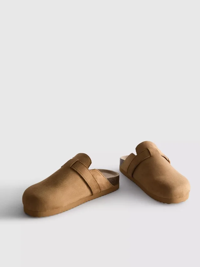 Mule-Clogs mit Schnalle