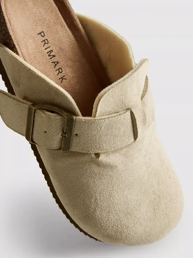 Mule-Clogs mit Schnalle