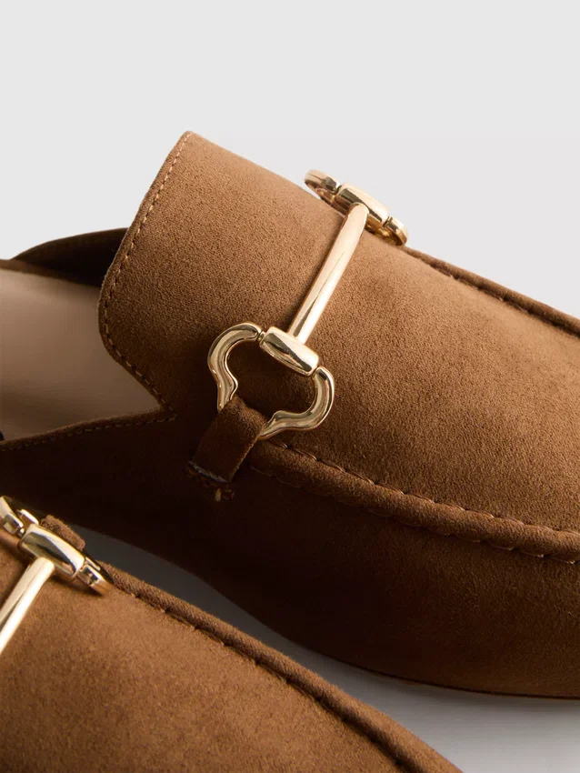 Mule-Loafer mit Snaffle-Motiv