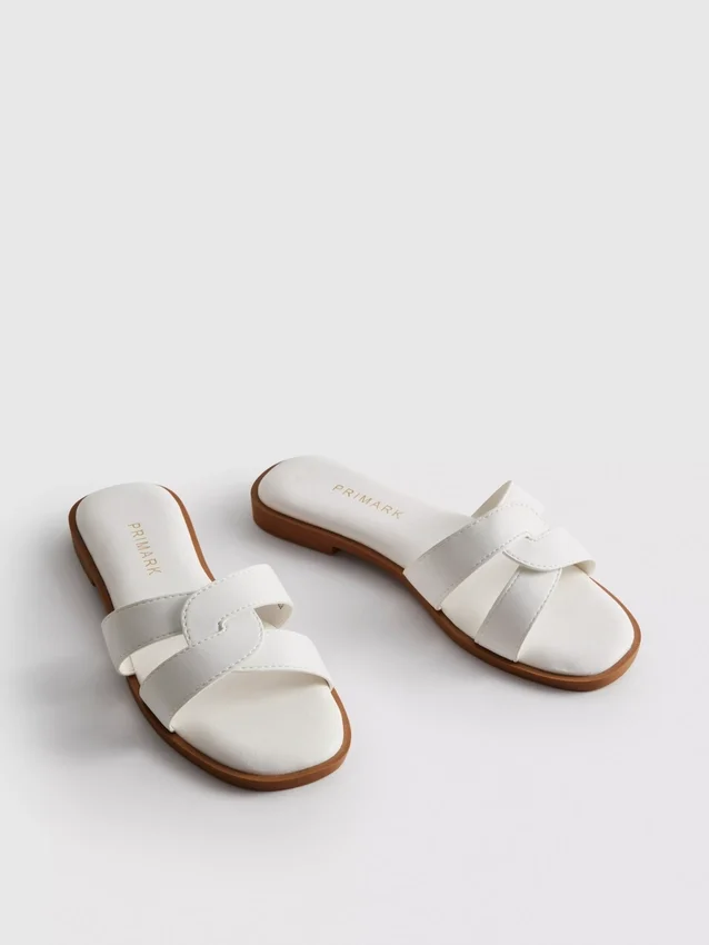 Mule-Sandalen mit gedrehten Riemen