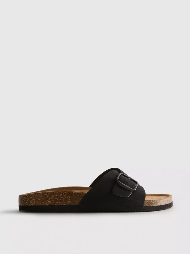 Mule-Sandalen mit Schnallenriemen