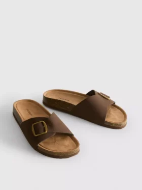 Mule-Sandalen mit Schnallenriemen