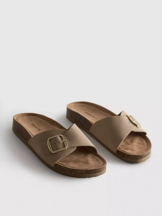 Mule-Sandalen mit Schnallenriemen