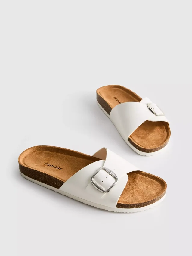 Mule-Sandalen mit Schnallenriemen