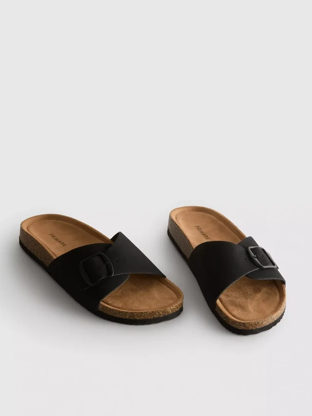 Mule-Sandalen mit Schnallenriemen