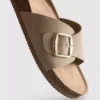 Mule-Sandalen mit Schnallenriemen