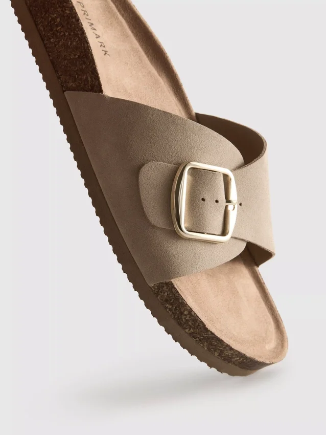 Mule-Sandalen mit Schnallenriemen