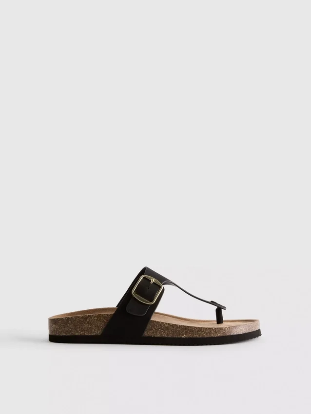 Mule-Sandalen mit T-Steg und Schnalle