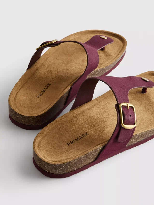 Mule-Sandalen mit T-Steg und Schnalle