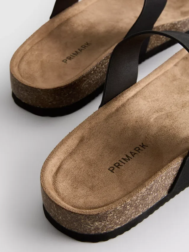 Mule-Sandalen mit T-Steg und Schnalle