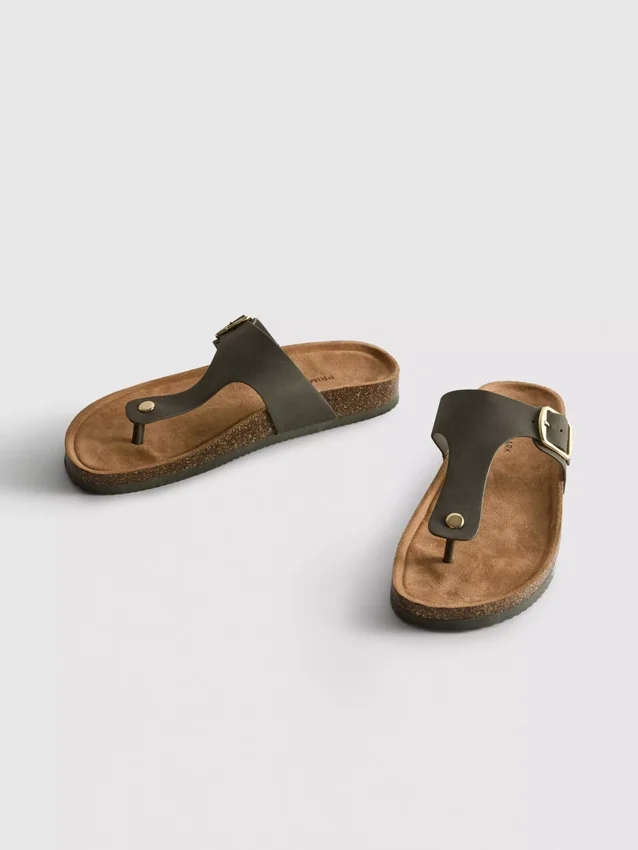 Mule-Sandalen mit T-Steg und Schnalle