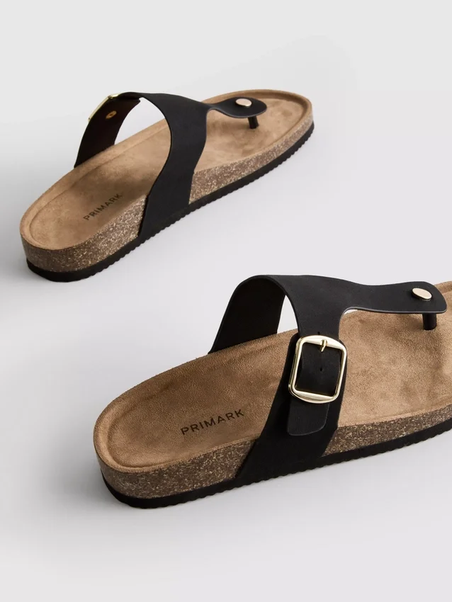Mule-Sandalen mit T-Steg und Schnalle