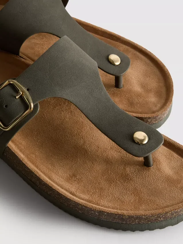 Mule-Sandalen mit T-Steg und Schnalle