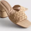 Mules mit Blockabsatz aus Raffia