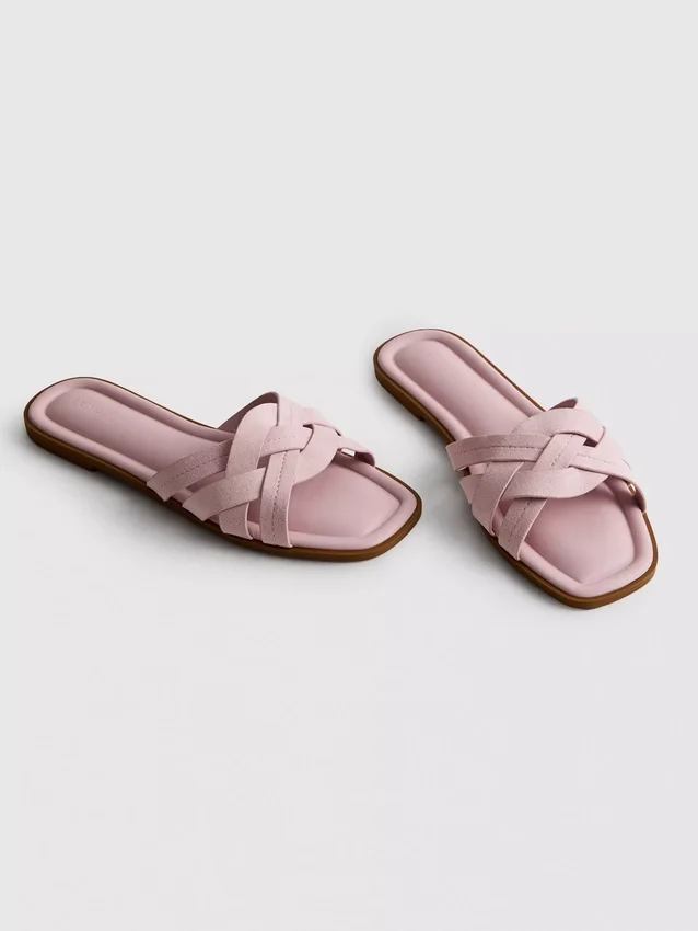 Mules mit geflochtenen Riemen