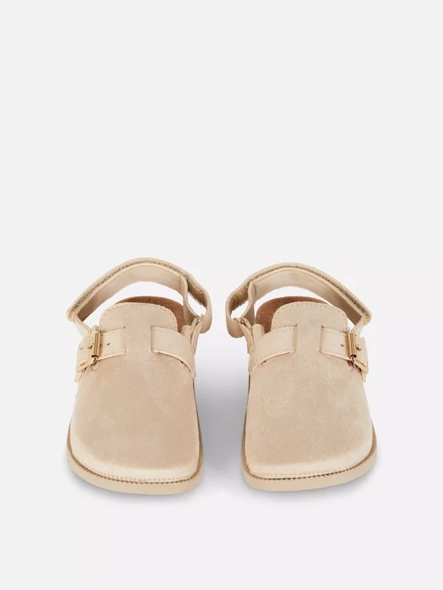 Mules mit geschlossener Zehenpartie als Sandalen
